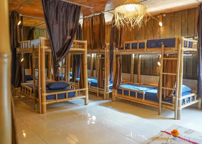 Bali Bamboo Jungle Huts And ロッジ